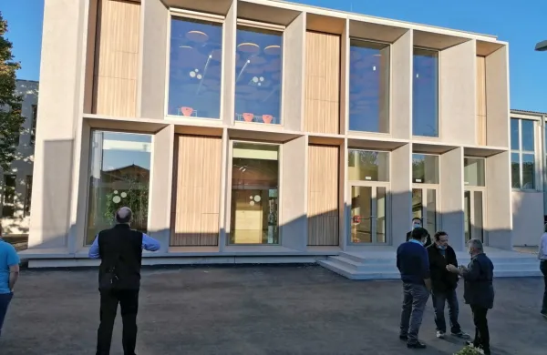 Oktobra so v Mirnu slovesno odprli nov prizidek k šoli. 