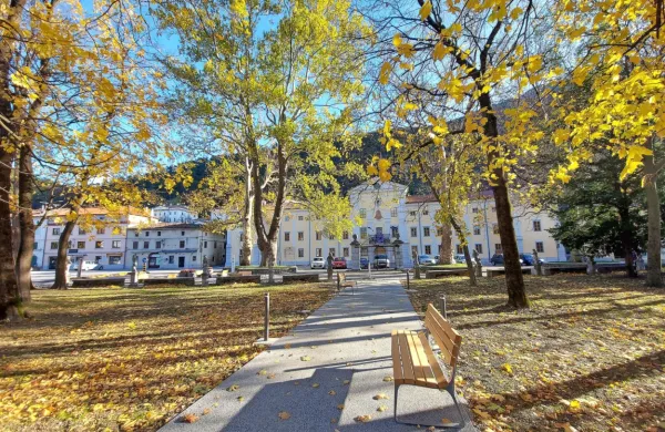 Prenovljeni park pred Lanthierijevim dvorcem je za zdaj največja  
naložba aktualnega župana. Stala je dobrega pol milijona evrov. 