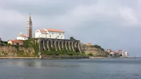 Sanacija klifa in župnišča ter gradnja novega pločnika in ceste do 
Fiese so projekti, ki jih je Zadković uresničil, čeprav so se 
predhodnikom zdeli nemogoči. 