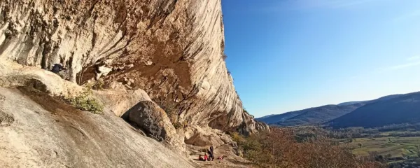 Slikovita Ušesa Istre nad vasjo Sočerga