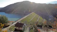 Jezera ne bodo popolnoma izpraznili. Gladino bodo znižali le 
toliko, da bodo lahko opravili gradbena dela. 