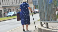 V preteklosti, ko so se ženske zgodaj upokojevale, je bila pokojninska vrzel velika. 