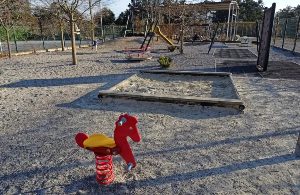 Na igrišču Dinozavrček na Kozini bodo v sklopu participativnega 
proračuna namestili glasbena igrala. 