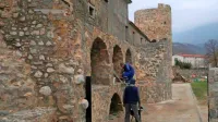 

Občina s pomočjo ministrstva za kulturo izvaja vzdrževalna in 
restavratorsko-konservatorska dela na obzidju Kastre. 