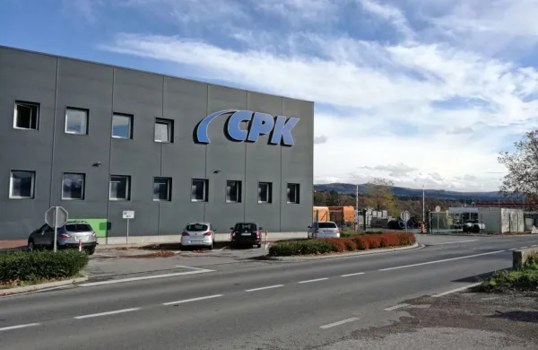 O  domnevno spornem prevzemu  družbe CPK kmalu na sodišču