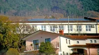 Sončna elektrarna na šoli za sedem hiš