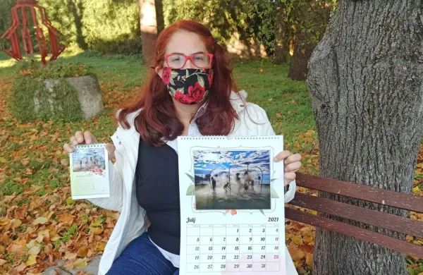 Alja Marčič je za prijatelje izdelala lične koledarje, ki jih krasi tudi njen zmagovalni poletni škljoc.
