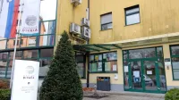 Občinska stavba v Divači bo do konca tedna  zaradi okužb med zaposlenimi zaprta.
