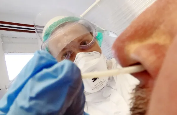  Podjetja, ki bi želela izvesti hitro testiranje (fotografija je simbolična), se lahko obrnejo na pivški štab civilne zaščite. 