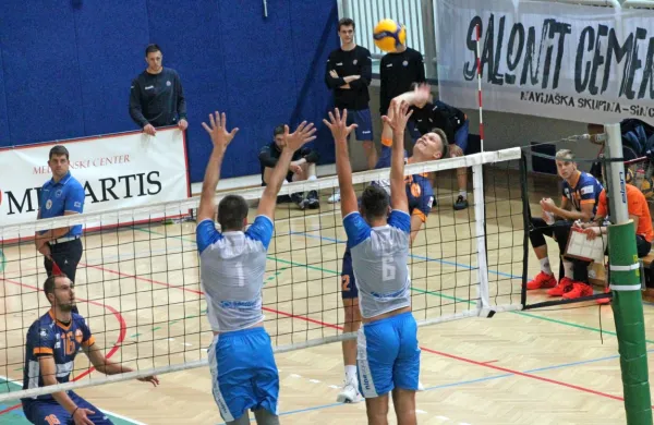 V ligi prvakov je za ACH Volley dve točki dosegel Kanalec Jure Okroglič.