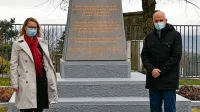 Ministrica za Slovence v zamejstvu in po svetu  Helena Jaklitsch 
skupaj je z direktorjem PVZ Jankom Boštjančičem obiskala tudi 
spomenik, posvečen Dnevu prej.   