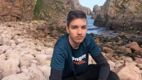 Jaka Godejša se je izkazal z idejo, kako po covidu reševati islandski 
turizem, medtem pa skozi projekt LocalsFromZero skupaj z 
drugimi študenti Turistice išče načine, kako pomagati lokalnim 
ponudnikom, ki se želijo udejstvovati v turizmu. 