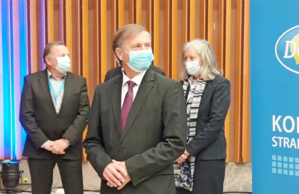 Karl Erjavec naj bi postal mandatar za sestavo vlade v tako 
imenovani koaliciji ustavnega loka.