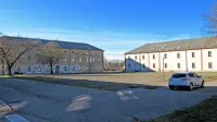 Občina Ajdovščina je postala lastnica več objektov in zunanjih površin  v nekdanji vojašnici Srečko 
Kosovel. 