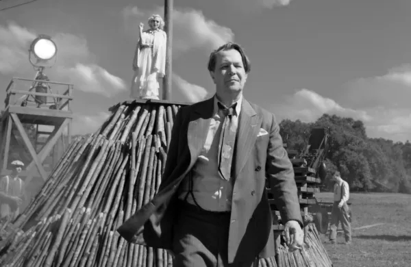 Gary Oldman in Amanda Seyfried v Manku Davida Fincherja