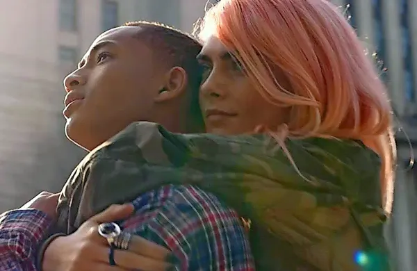 Jaden Smith in Cara Delevingne v romantični drami Mitje Okorna 
Življenje v letu