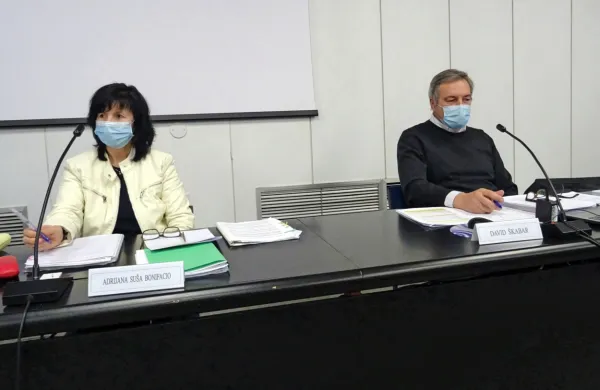 Župana Davida Škabarja (desno) je nekaj občinskih svetnikov 
pozvalo, naj z njimi več komunicira in poskuša uskladiti nekatere 
zadeve že pred sejo. 