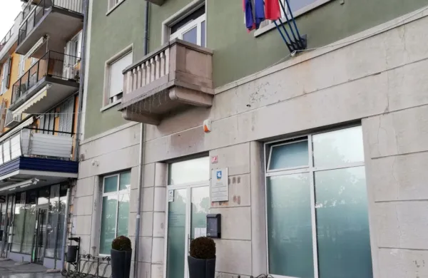 V letih 2018 in 2019 je občina prodala  71  nepremičnin, 15 prodaj 
podjetjem pa  je  vzbudilo pozornost  NO.    