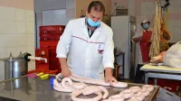 Tomaž Faganel iz Prvačine med izdelavo krodeginov