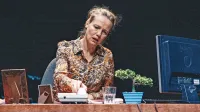  Jette Ostan Vejrup v omnibusu Sedem dni