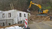 Vzorčno  Trnovcovo hišo projekta PIRH, ki je prinesel načrt  prenove 
v dve stanovanji, so minuli teden porušili.  