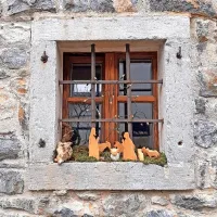 Božja družina na poti - na okenski jerti ob poti.