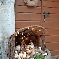 Na vinorodnem Krasu so dobile jaslice domovanje tudi na vinskem 
sodu.