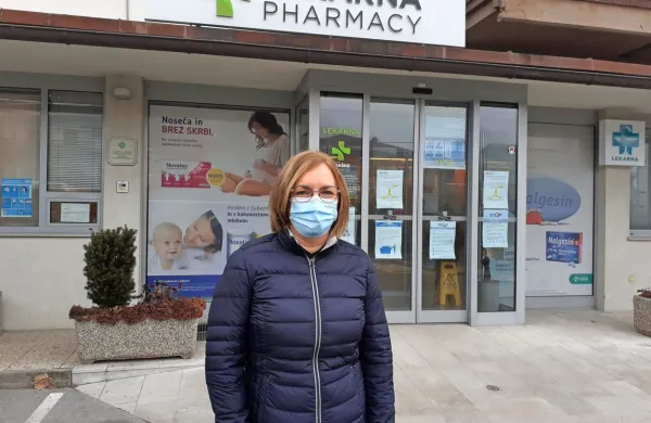 Pri zadostni količini vitamina D v telesu je boljši izvid zdravljenja za covidom-19, pojasnjuje 
direktorica  Kraških lekarn Ana Kobal.