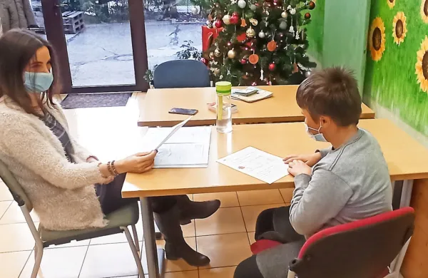 Individualna pomoč otrokom poteka ob  strogem upoštevanju 
predpisanih in priporočenih ukrepov in navodil za zajezitev 
epidemije.