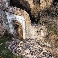Potres prizadel baročni dvorec Haasberg