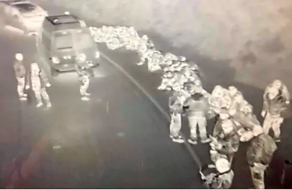 Na območju koprske policijske uprave so letos prijeli več skupin 
tujcev, ki so jih vodiči peš spremljali proti Italiji.