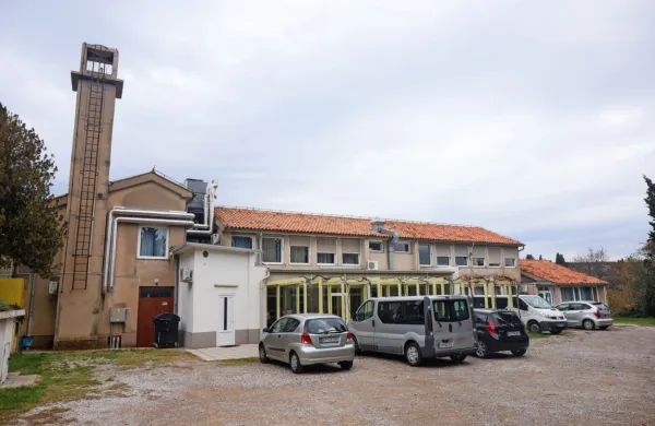 Jutri se po dolgem času v šole in zavode vrača 4800 otrok s 
posebnimi potrebami.