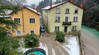 Občina čaka na sodni epilog v povezavi z zemljišči, na katerih bi 
uredila parkirišča ob stavbi nekdanjega Elektra. 