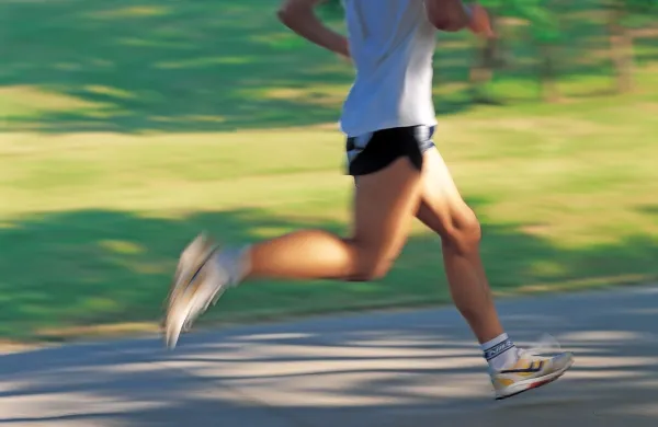 Poleg higienskih ukrepov je najpomembnejša zaščita prav odpornost našega organizma, ki jo lahko dosežemo predvsem z 
gibanjem.