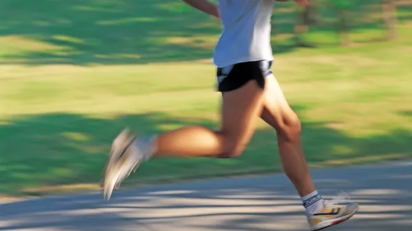 Poleg higienskih ukrepov je najpomembnejša zaščita prav odpornost našega organizma, ki jo lahko dosežemo predvsem z 
gibanjem.