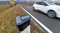 Zvočna odvračala, ki oddajajo za divjad moteč visokofrekvenčni 
zvočni signal, so se v minulem letu izkazala za bolj učinkovita v 
“boju” z divjadjo od svetlobnih.