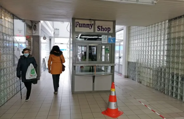 Trafiko v pasaži tržnice bo kmalu nadomestila prodajalna domačih 
izdelkov.