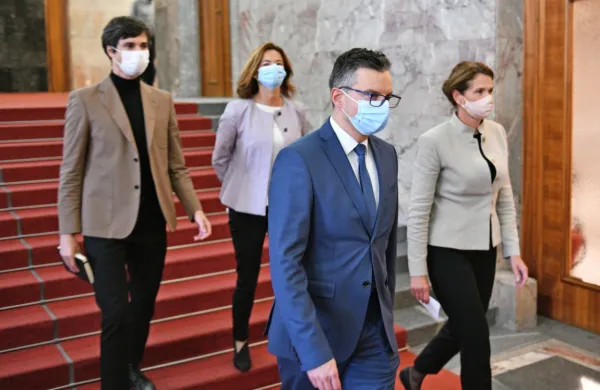Luka Mesec, Tanja Fajon, Marjan Šarec in Alenka Bratušek (z leve) 
bodo s Karlom Erjavcem skušali zamenjati Janeza Janšo. Ali  jim bo 
uspelo, bo jasno najkasneje konec prihodnjega tedna. 