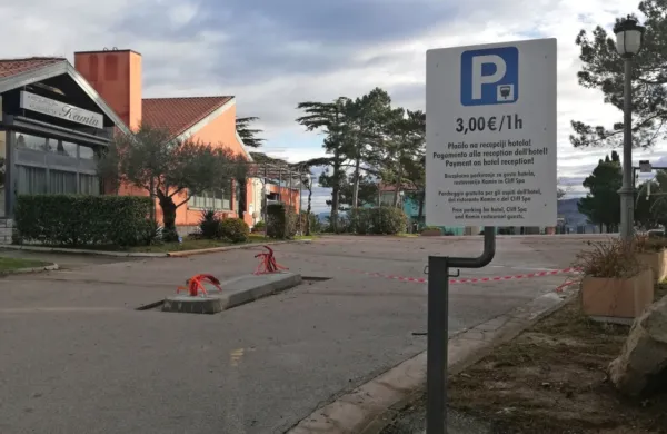 Na parkirišču na Belvederju bo kmalu zapornica.    