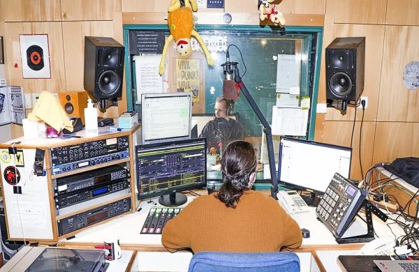 Kako dolgo bo še Radio Študent zibelka neodvisne glasbe in razmišljanj? 
