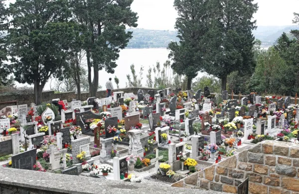 Na zdajšnjem piranskem pokopališču ni več prostora za zemeljske 
grobove.