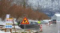 Cevi za 23 kilometrov dolg kablovod so pred dnevi začeli  vkopavati 
na bovškem letališču. 