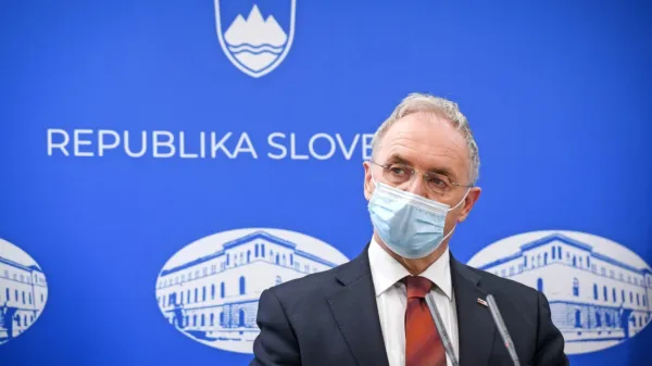 Aleš Hojs meni, da z razkritjem plač v policiji ni naredil nič nezakonitega.
