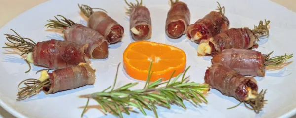 Datljevi zavitki s panceto za dober spanec