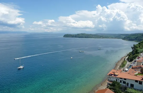 Slovenija prvič pripravlja pomorski prostorski akt, načrtovanje na 
morju smo doslej   snovali  z državnimi prostorskimi načrti pa še to 
predvsem za pristanišča.