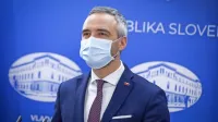 Minister Janez Cigler Kralj zavrača očitke iz interpelacije in ne 
namerava odstopiti. 