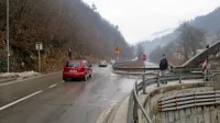 Najvišja, 8,8 milijona evrov vredna cestna naložba do leta 2025, bo obnova ceste Marof - Spodnja 
Idrija, z izgradnjo kolesarske steze, brvi in ureditvijo križišča proti Žirem.
