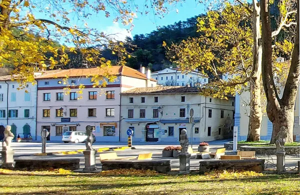 Po prenovi parka pred dvorcem Lanthieri namerava občina letos 
pridobiti dokumentacijo za celovito prenovo Glavnega trga. 