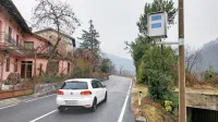 Doslej sta ob glavni cesti v Plavah (na fotografiji) in v Ročinju na prekoračitve hitrosti opozarjali 
digitalni tabli “vi vozite”, poslej bodo “prehitri” kaznovani. 