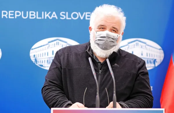 Milan Krek je že pripravil tudi občinski semafor; ali in kako ga bo 
vlada pri sproščanju ukrepov upoštevala, pa še ni jasno.